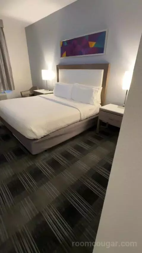 King Room (#127) bed picture #3