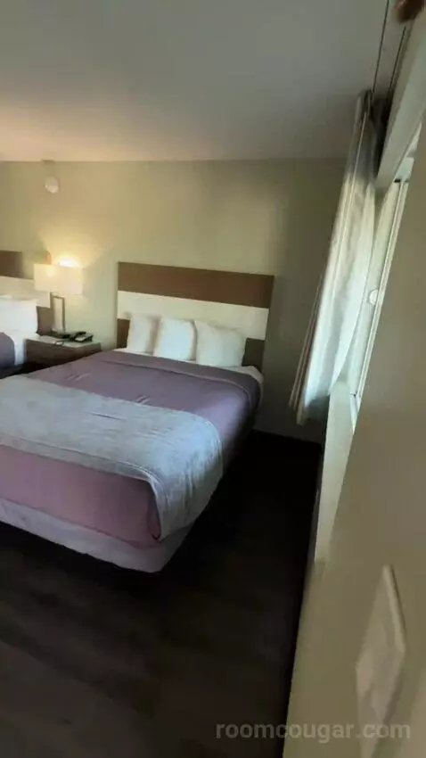 Queen Room with Two Queen Beds (#119) bed picture #1