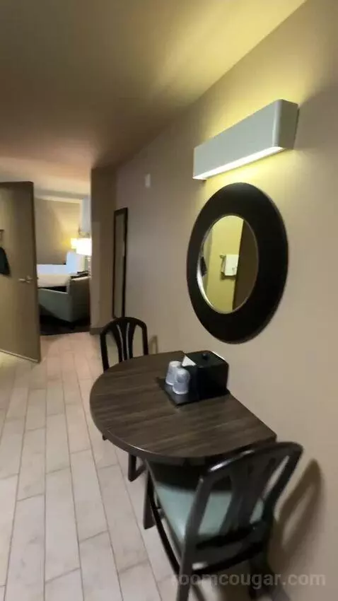 King Room with Kitchenette (#244) bed picture #1