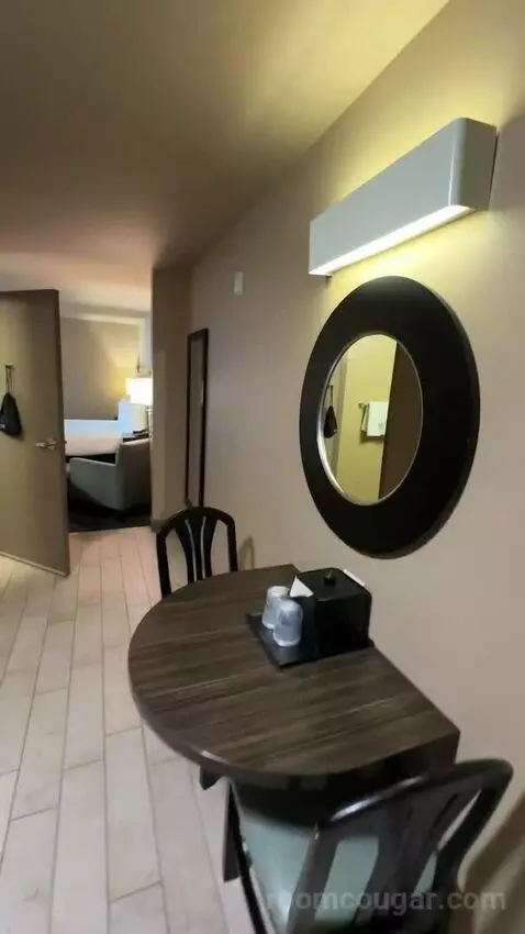 King Room with Kitchenette (#244) bed picture #4