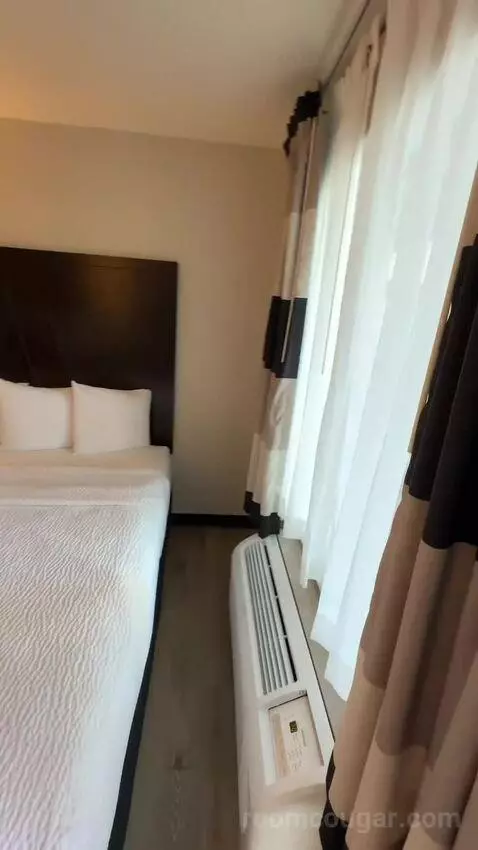 Queen Room with Two Queen Beds (#113) bed picture #1