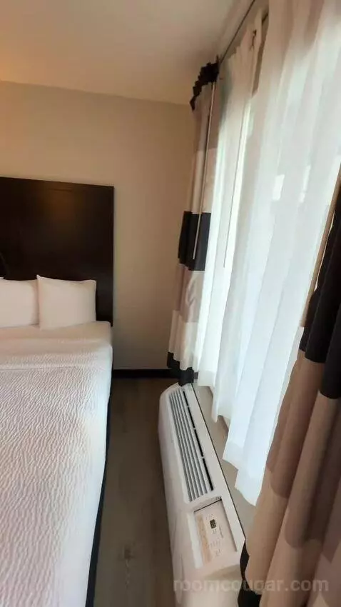 Queen Room with Two Queen Beds (#113) bed picture #2