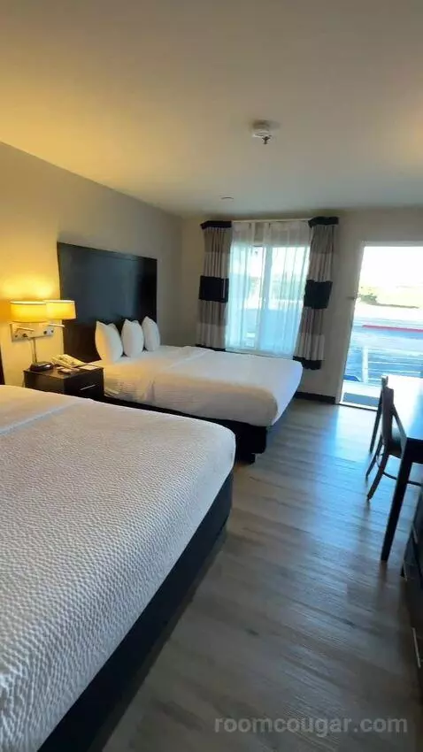Queen Room with Two Queen Beds (#113) view picture #7