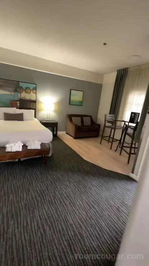 Queen Room with Two Queen Beds (#105) bed picture #7