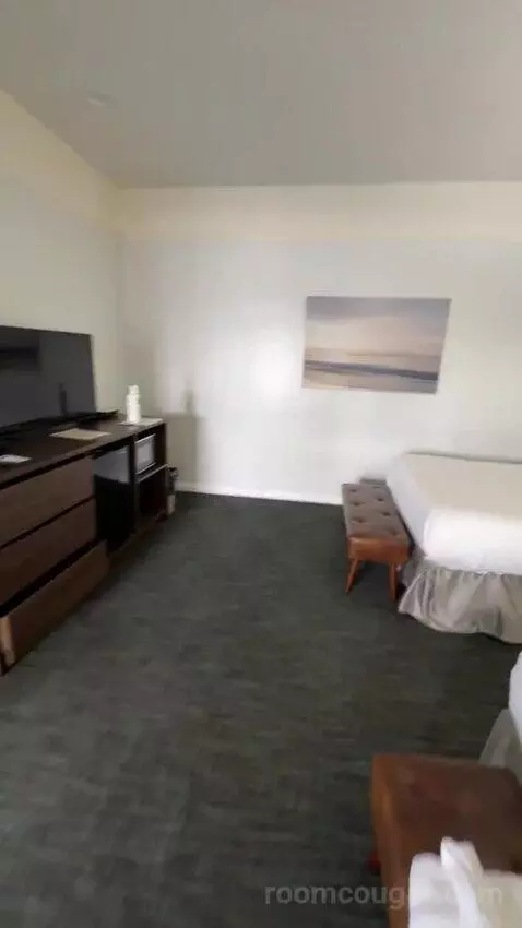Queen Room with Two Queen Beds (#105) bed picture #5