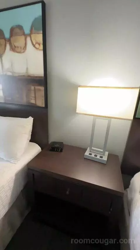 Queen Room with Ocean View (#104) bed picture #5
