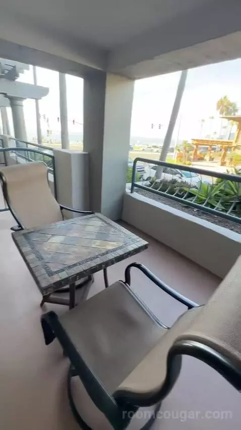 King Room with Partial Ocean View (#123) view picture #3