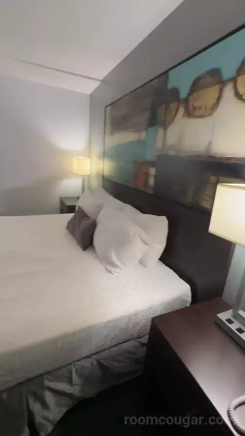 King Room (#121) bed picture #3