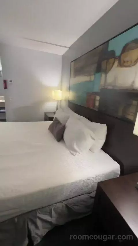 King Room (#121) bed picture #4