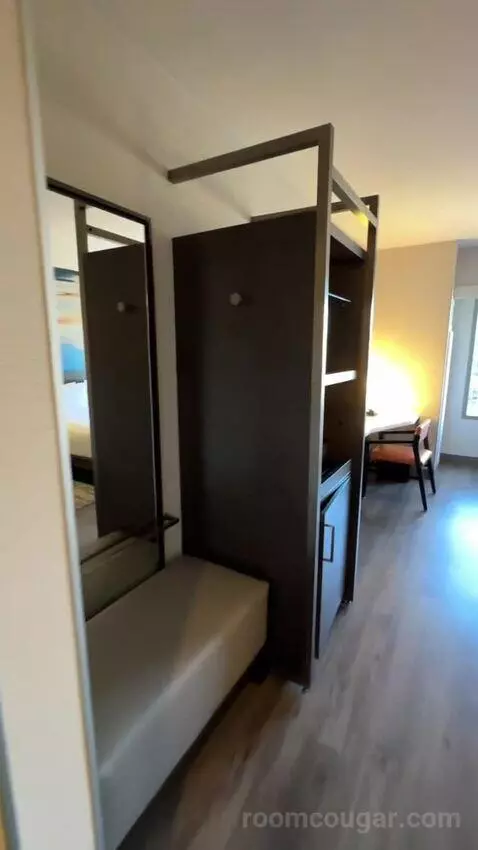 King Room (#916) bed picture #3