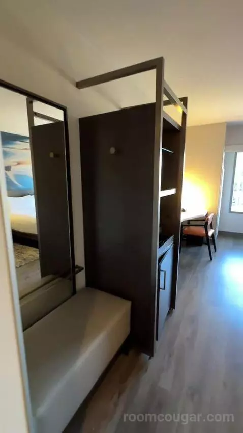 King Room (#916) bed picture #4