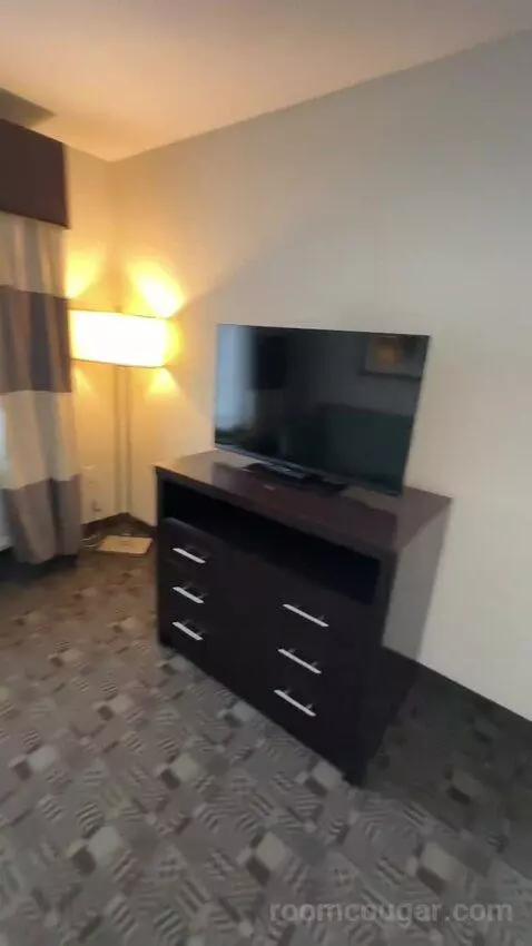 2 Queens Suite, Accessible with Roll In Shower (#151) bed picture #10