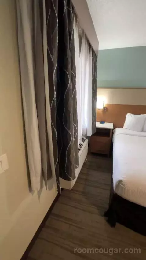 King Room bed picture #1