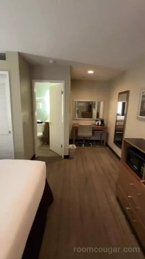 King Room bed picture #7