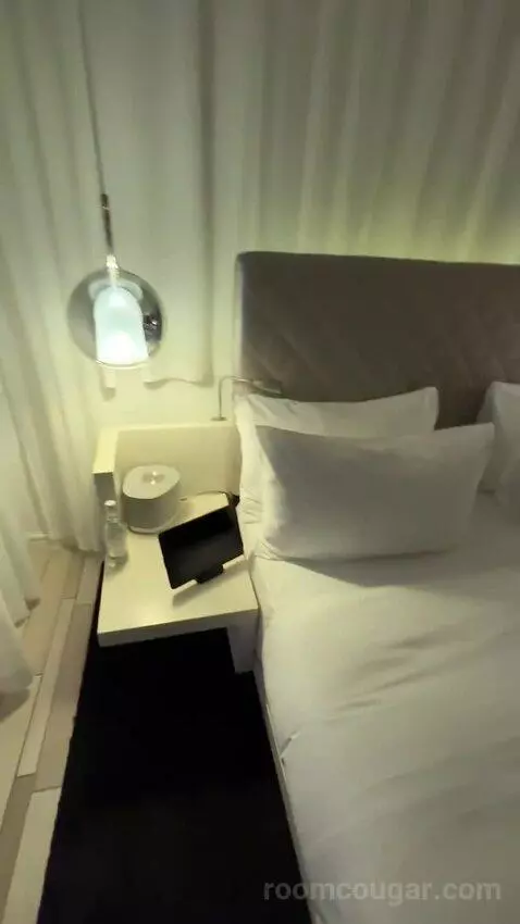 Spectacular Room, Guest Room, 1 King, City View (#605) bed picture #10