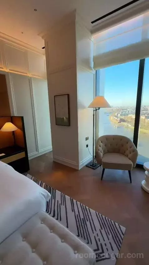 Ambassador Suite (#1707) bed picture #11