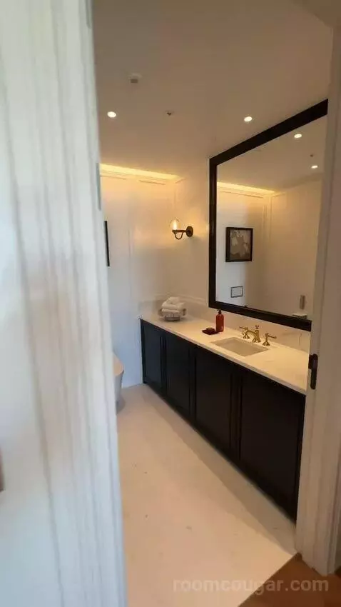 Ambassador Suite (#1707) bathroom picture #5