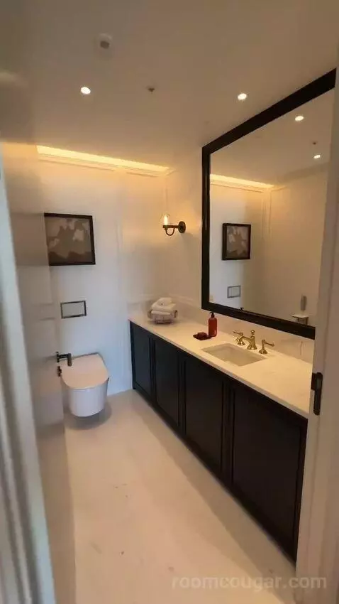Ambassador Suite (#1707) bathroom picture #7