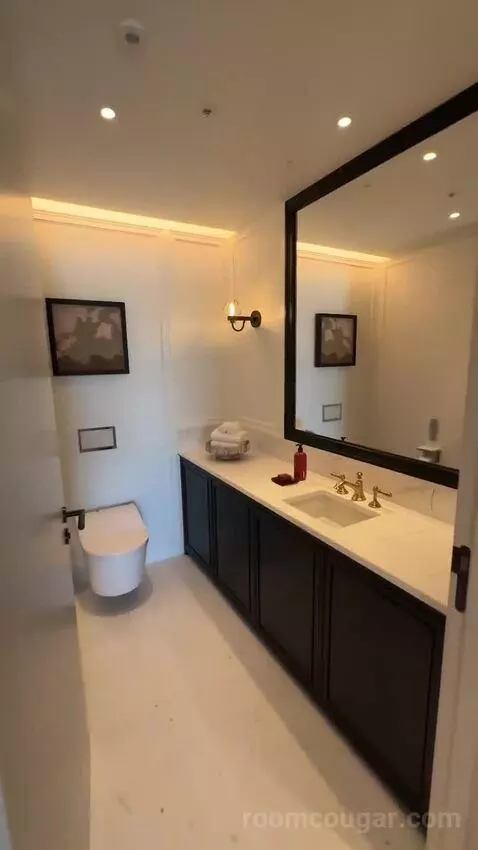 Ambassador Suite (#1707) bathroom picture #8