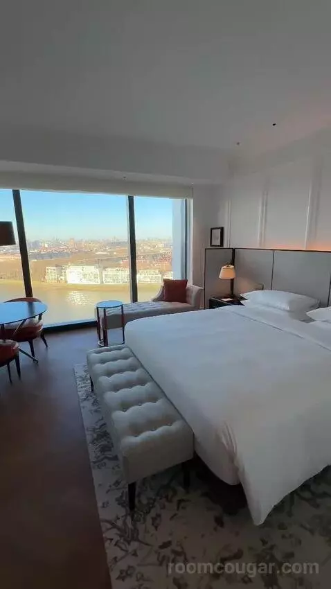 King Room with River View (#1209) bed picture #2