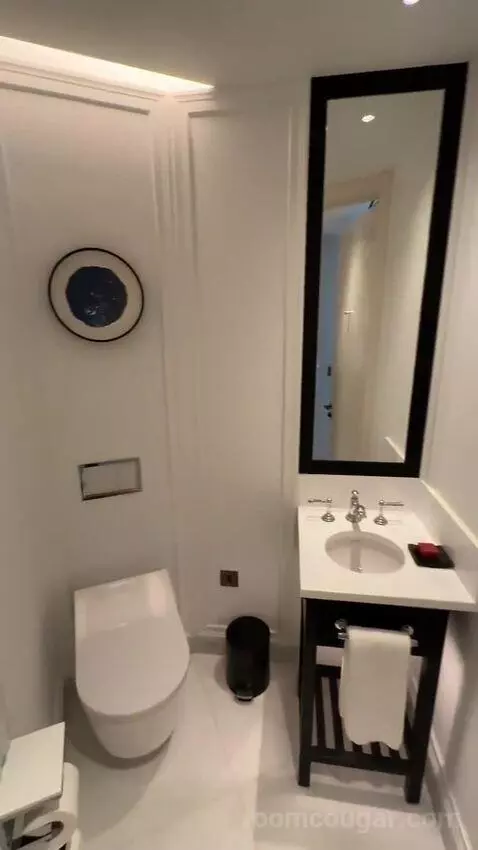 King Room with River View (#1209) bathroom picture #7