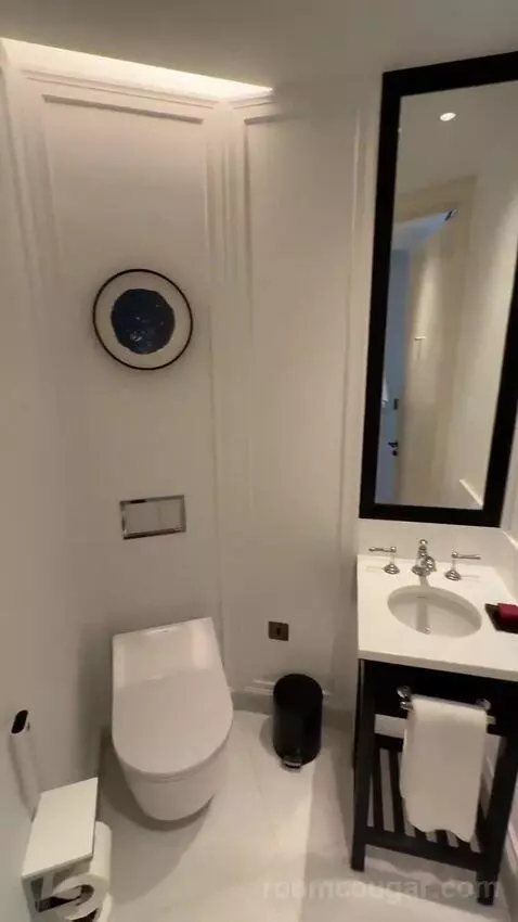 King Room with River View (#1209) bathroom picture #8