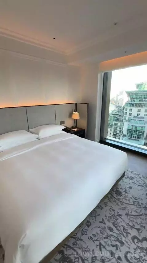 King Room (#1201) bed picture #3