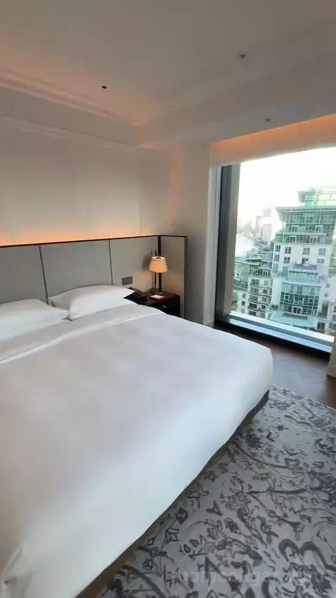King Room (#1201) bed picture #4