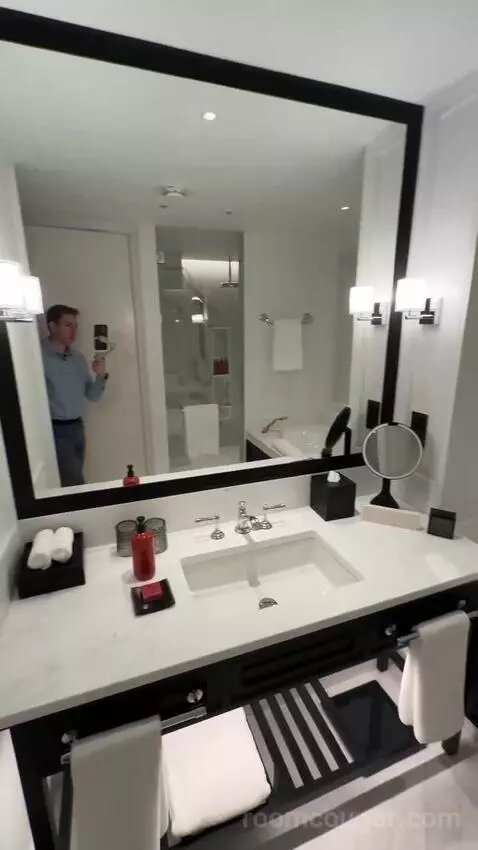 King Room (#1201) bathroom picture #6