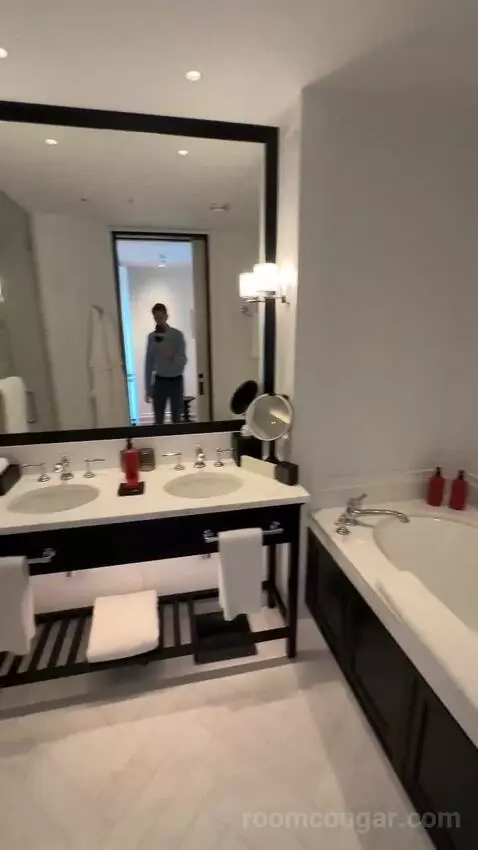 Twin Room bathroom picture #8