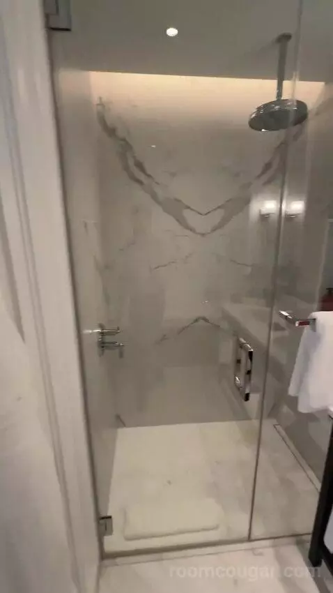 Twin Room bathroom picture #10