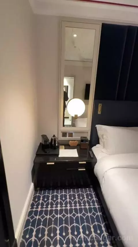 Deluxe King (#29) bed picture #3