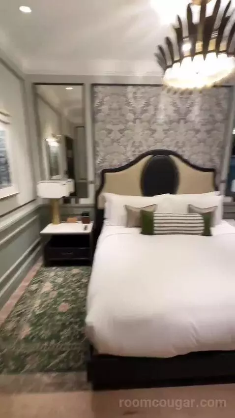 Garden Suite bed picture #11
