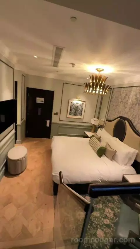 Garden Suite bed picture #1