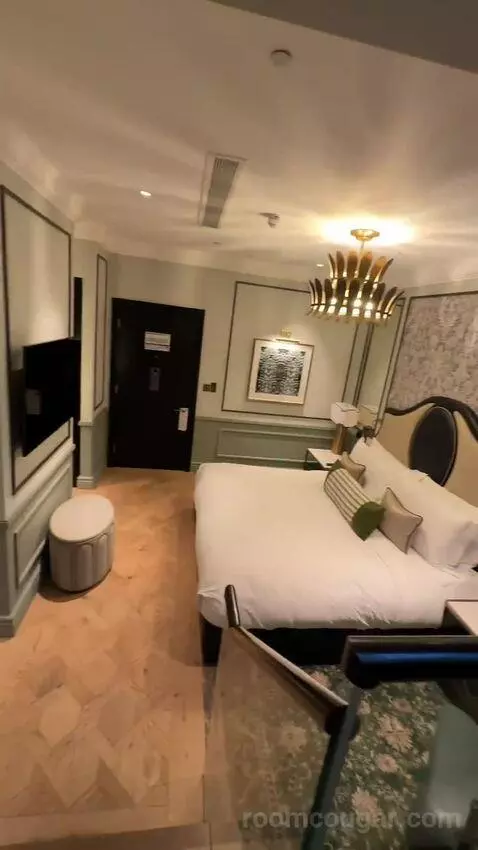 Garden Suite bed picture #2