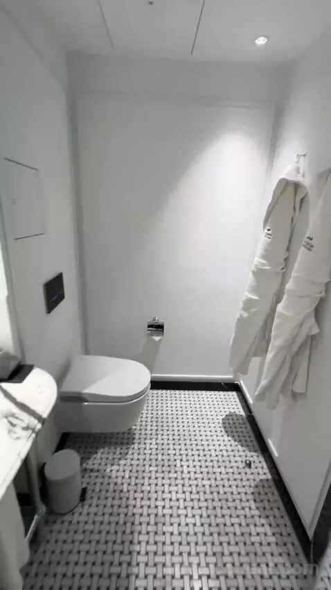 Garden Suite bathroom picture #7