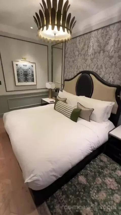 Garden Suite bed picture #5