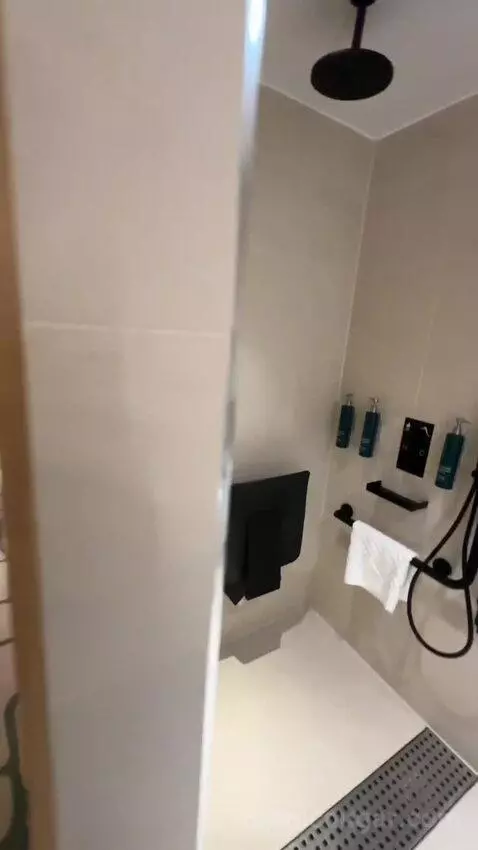 Queen Room, Accessible (#2322) bathroom picture #10