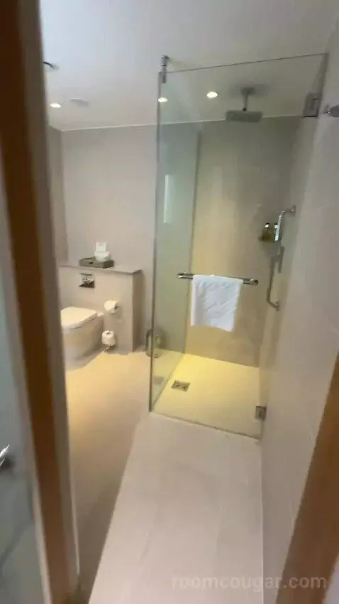 Mayfair Suite (#1418) bathroom picture #1