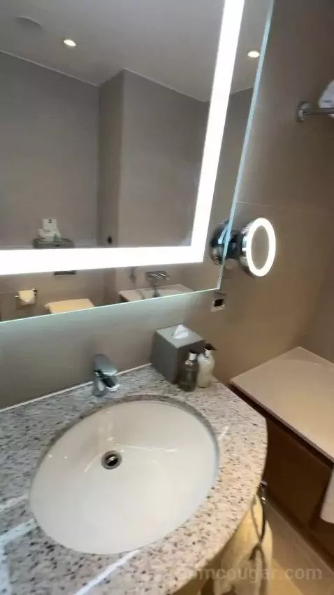 Mayfair Suite (#1418) bathroom picture #9