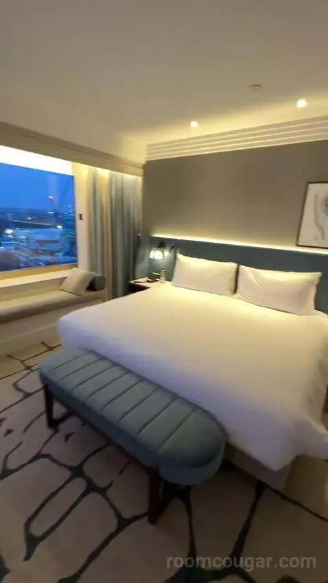 Park Lane Suite with Lounge Access (#1508) bed picture #1