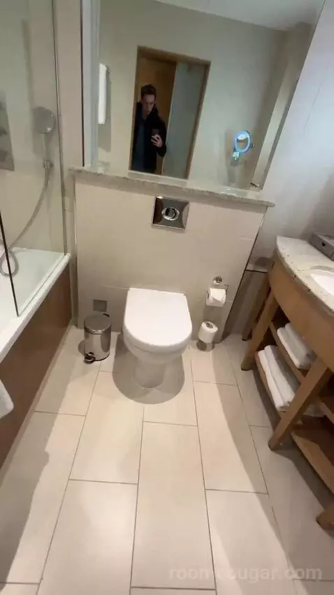 Executive King Room (#2322) bathroom picture #5