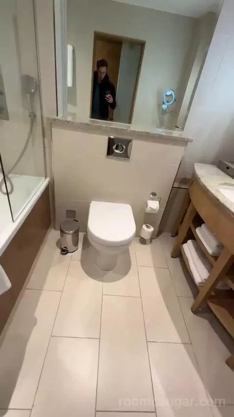 Executive King Room (#2322) bathroom picture #6