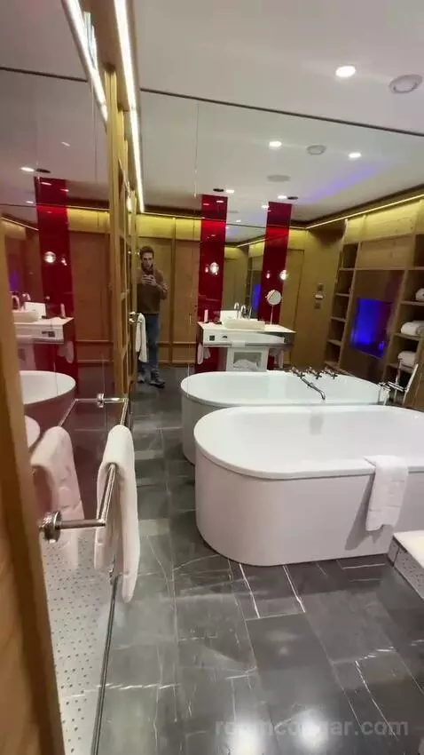 Spectacular King bathroom picture #5