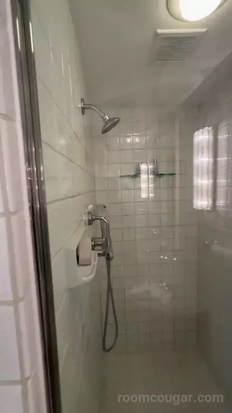 Ocean Junior Suite King (#738) bathroom picture #5