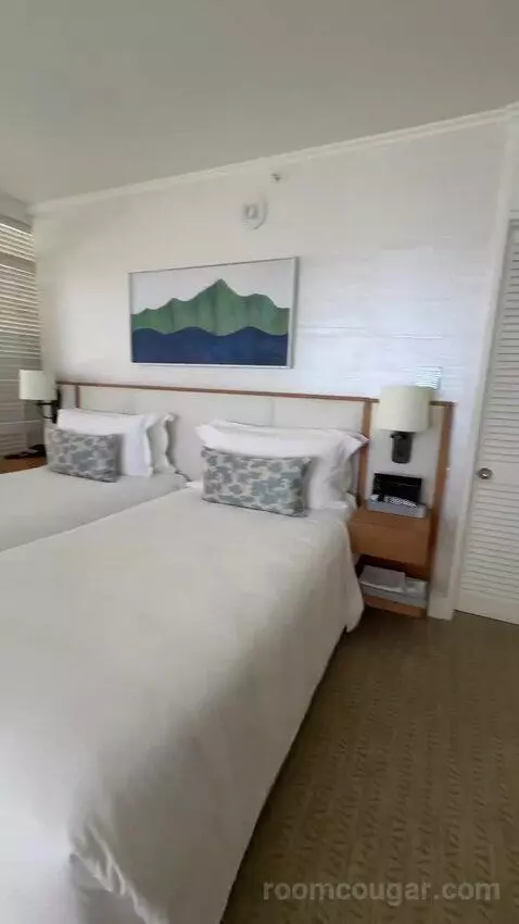 Ocean Junior Suite King (#738) bed picture #2