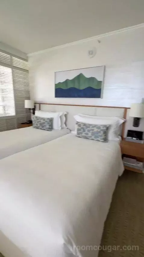 Ocean Junior Suite King (#738) bed picture #5