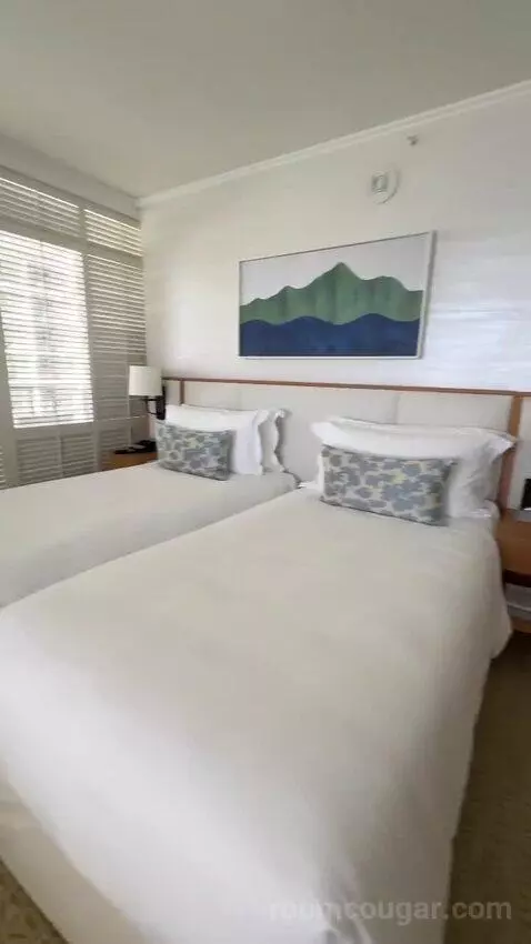 Ocean Junior Suite King (#738) bed picture #6
