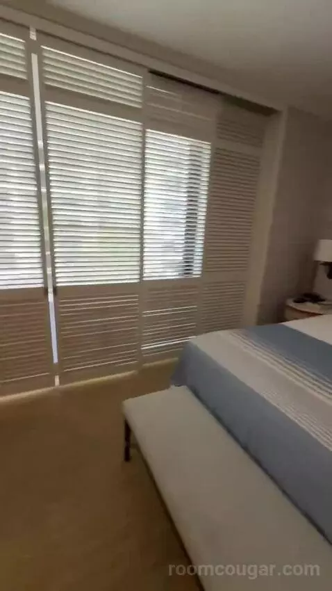Partial Ocean View King (#834) bed picture #1