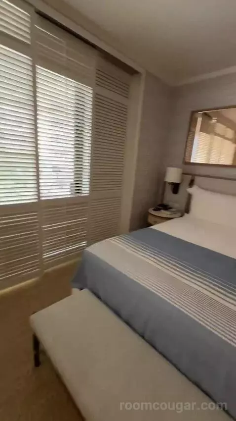 Partial Ocean View King (#834) bed picture #3